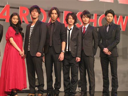 5 หนุ่มเตรียมระเบิดพลังร็อค กับ 