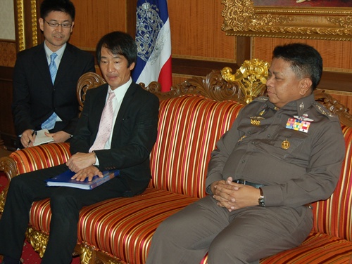 ทูตญี่ปุ่นหารือ ผบ.ตร.สอบคดีช่างภาพรอยเตอร์ถูกยิง 