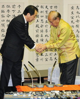 รุมโห่-ประท้วงนายกฯญี่ปุ่นระหว่างเยือนเกาะโอกินาวา