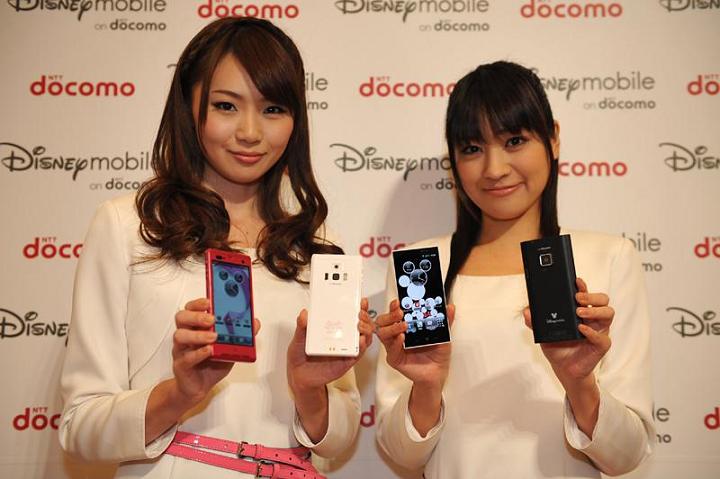 DoCoMo โชว์ 2 สมาร์ทโฟนแอนดรอยด์ 