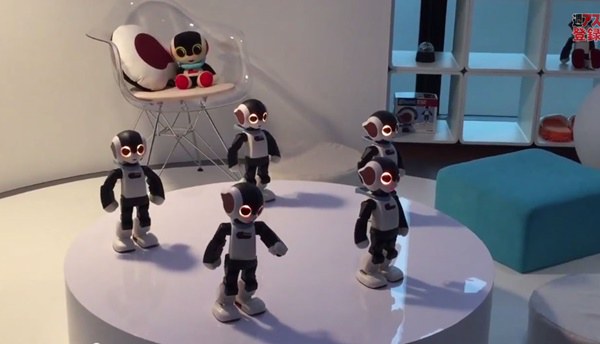 คาเฟ่หุ่นยนต์