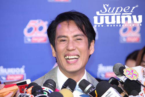 “เบิร์ด ธงไชย” ปลื้ม ญี่ปุ่นปั้นหุ่นตนโชว์ในงานสโนว์เฟสติวัล