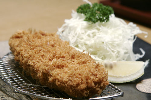 ทงคัตสึหมูนุ่ม แป้งฟูกรอบ อร่อยอย่างมีเอกลักษณ์