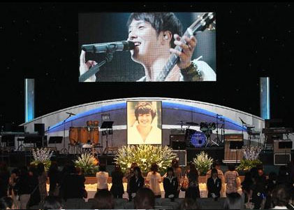 แฟนคลับญี่ปุ่นรวมตัวไว้อาลัยบอกลา”ปาร์คยองฮา”เป็นครั้งสุดท้าย