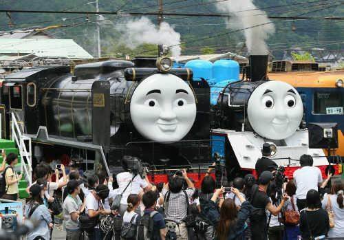 ญี่ปุ่นสุดเก๋บริการรถไฟการ์ตูน