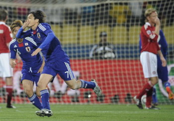 ซามูไรฟันโคนม 3-1 ลิ่วรอบสอง