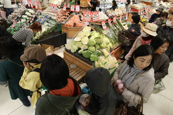 ทั่วโลกผวารังสี! งดนำเข้าอาหารญี่ปุ่นเป็นแถว-โตเกียวแจก 'น้ำดื่ม' แก่บ้านมีทารก