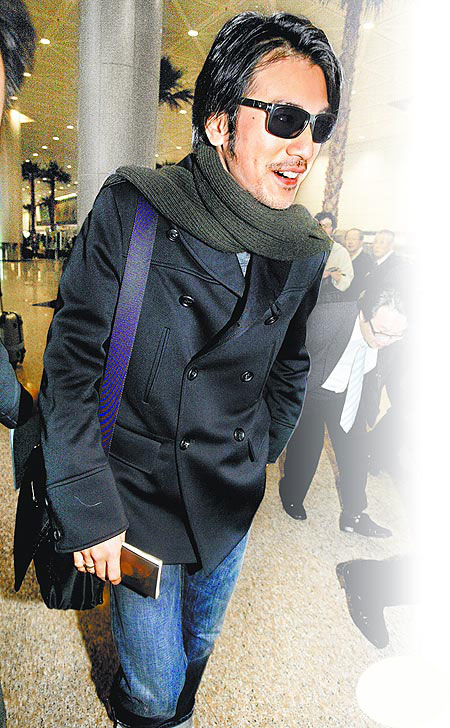 แฟนๆ ห่วงสุดหล่อ “ทาเคชิ” หัวล้าน