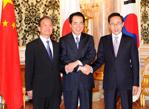 ประชุมไตรภาคี จีน-โสมขาว ลั่น พร้อมช่วยเหลือญี่ปุ่น ฟื้นวิกฤตฯ