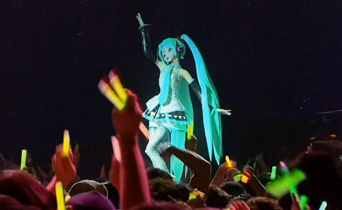 นักร้องสาว Hologram บนเวทีคอนเสิร์ต