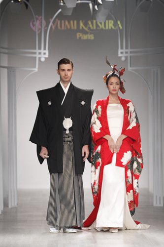 ยูมิ คัตซึระ โชว์ชุดเจ้าสาวสุดอลังการ