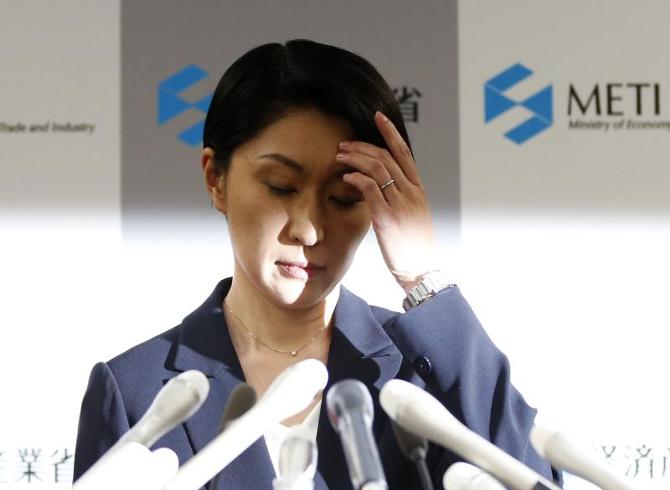 ยูโกะ โอบูชิรับผิดชอบข่าวด้วยการลาออกจากตำแหน่ง